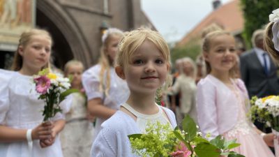 Voor 1 dag prins en prinses… de bruidjes en jonkers van Sint Jan