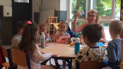 Les op de Zomerschool: ‘Dit is geen doorsnee-Nederland’ door Tineke Vermeer