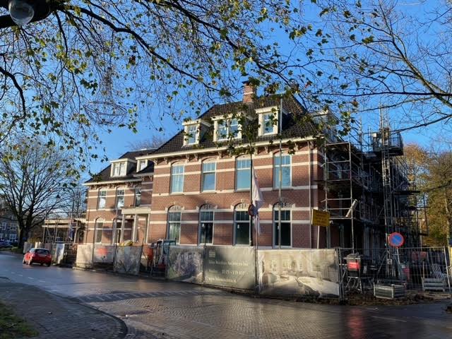 Megalomane La Gare uit de steigers: nog 5 appartementen in een historische gebouwd pand (?????) te koop