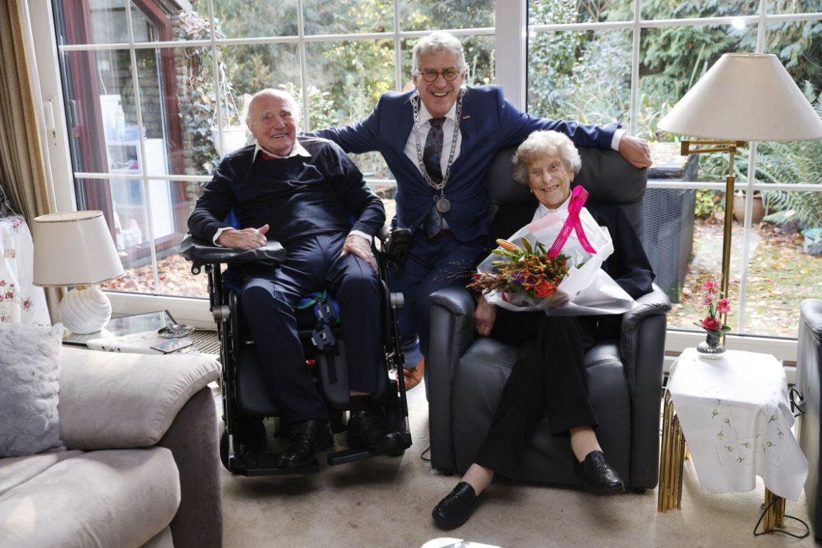 Echtpaar Van der Vliet- Van Dijk 65 jaar getrouwd