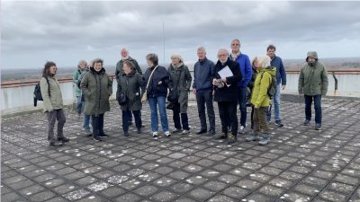 Bol an 262     Op stap met de Volksuniversiteit richting Watertoren