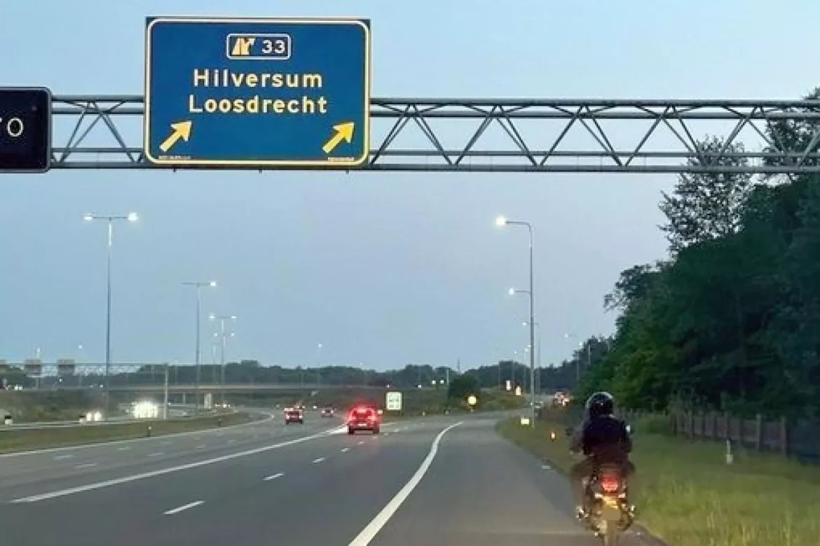 Scooterrijder van vluchtstrook A27 geplukt: ‘Meneer wilde naar Utrecht rijden’