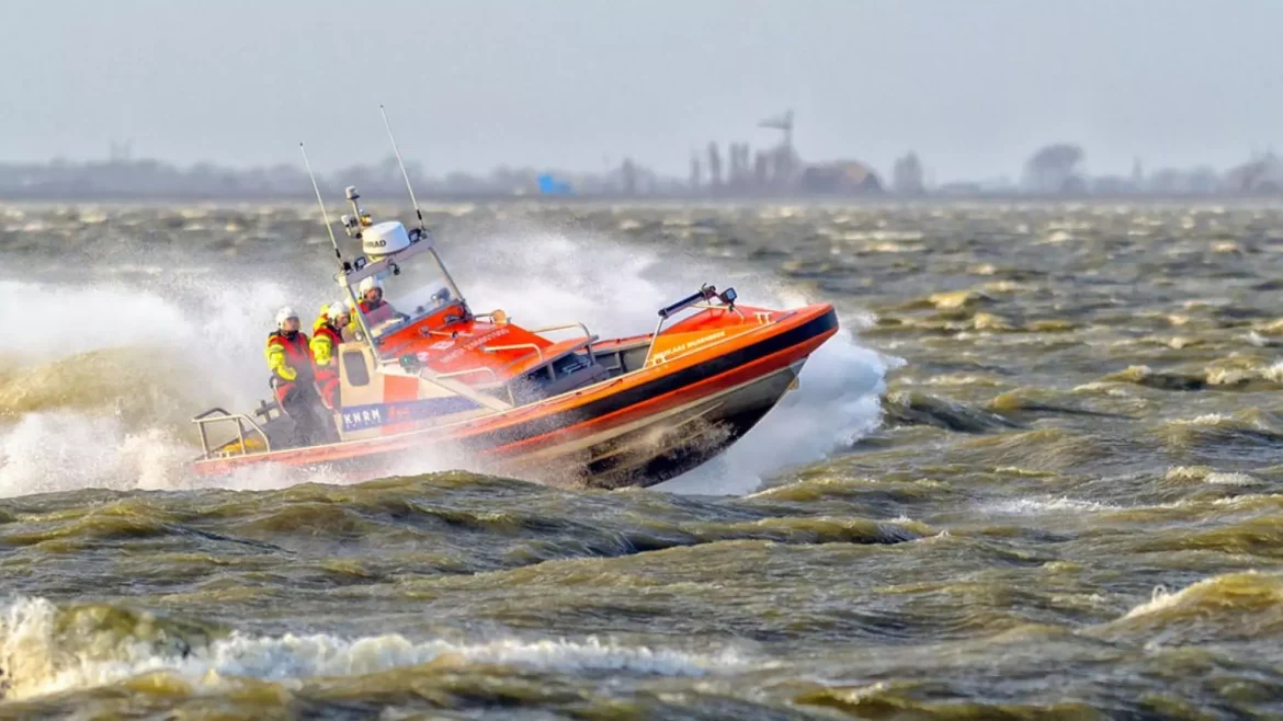 Reddingsdiensten Waarschuwen Voor Onderkoelingsgevaar Ondanks Het ...