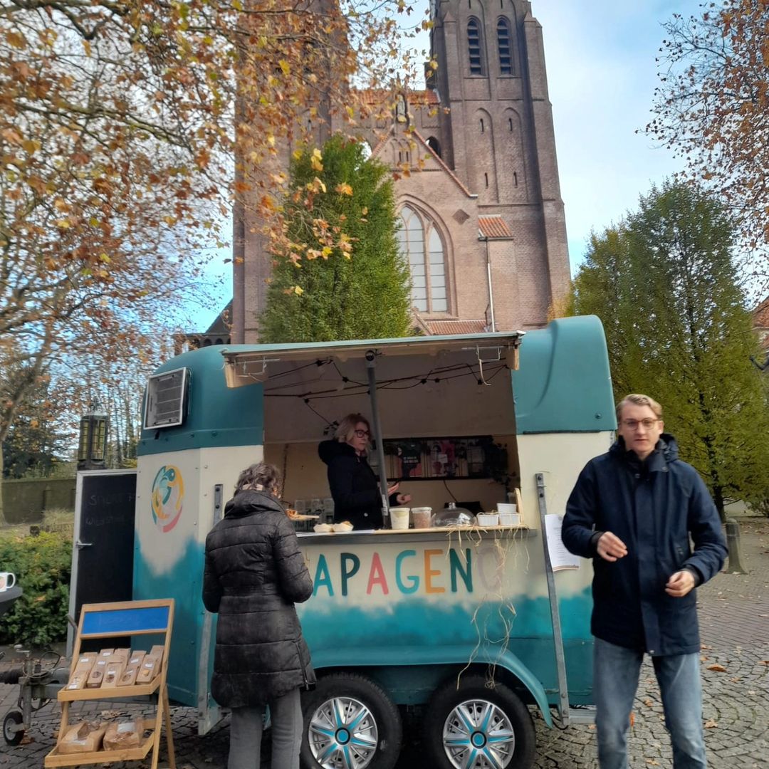 Papageno truck morgen in het dorp