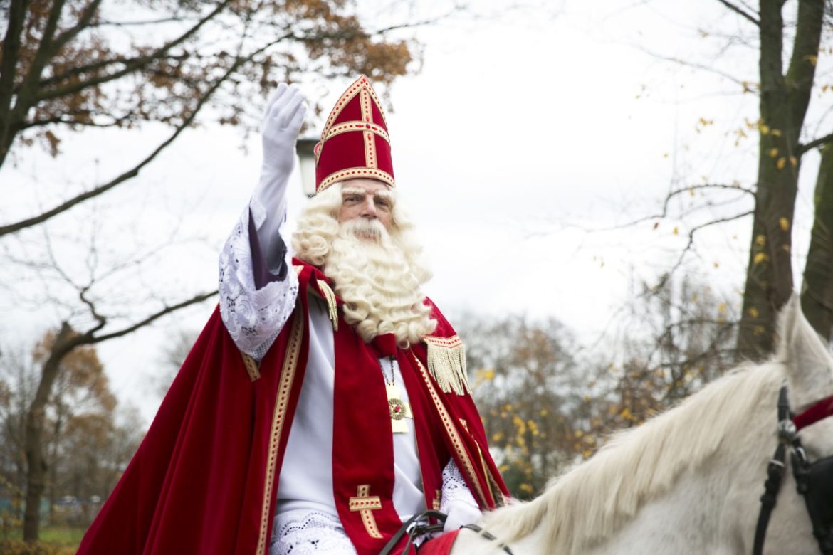 Zaterdag 14.00 uur komt de Goedheiligman aan in Laren