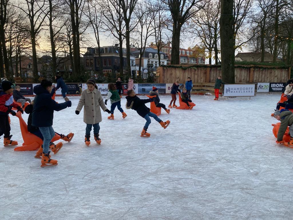 Larense verzamelt 200 gratis schaatsritten voor kinderen