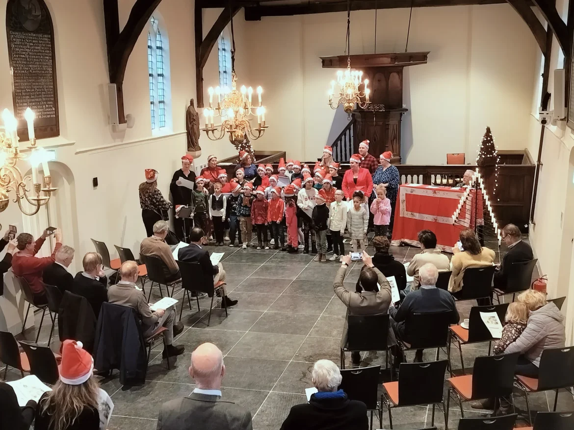 Kerstconcert van leerlingen GBO De Wijngaard om Lions Club Crailo te bedanken