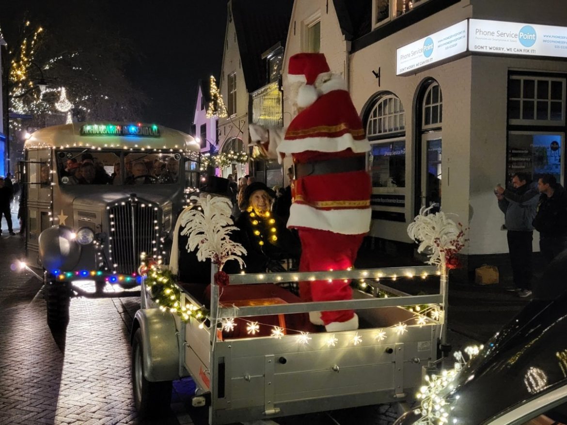 Lichtjesavond in Laren: feestelijke parade, glühwein en gratis museumbezoek