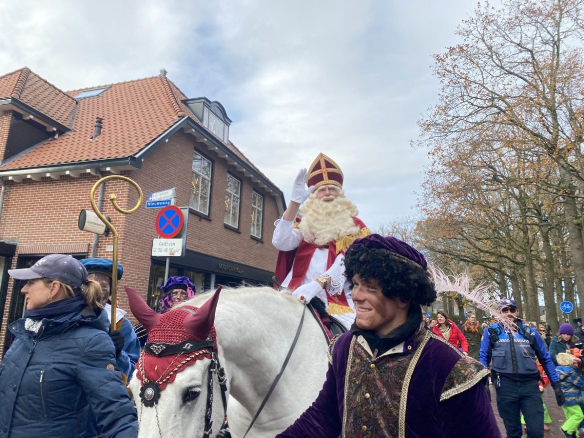 Waarom vieren we Sinterklaas en kunnen we niet van chocolade afblijven?