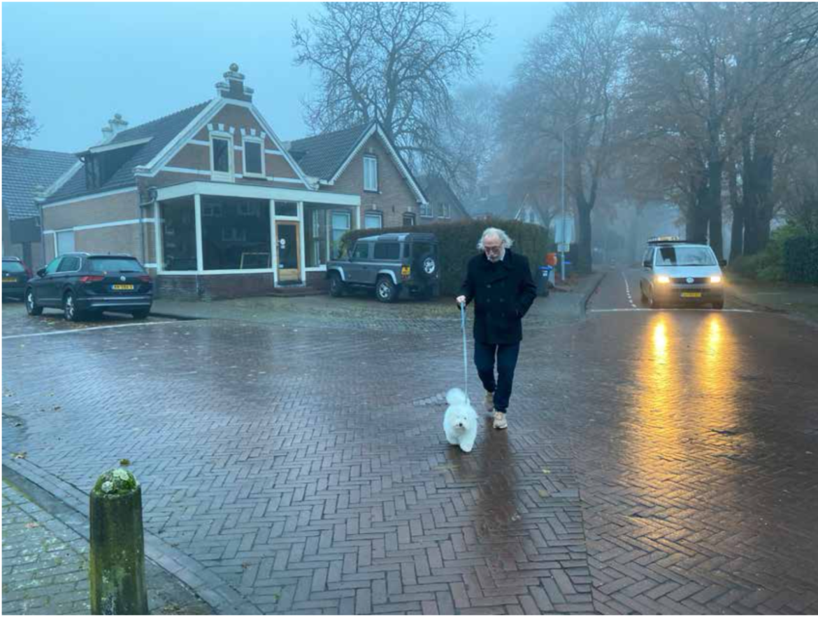 Een bijzonder cadeau : Bol an !Deel 3  met ruim 90 verhalen en 350 foto’s over Laren