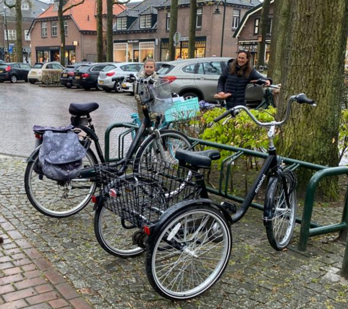 Voor het Brinkhuis is meer behoefte aan meer parkeerplekken voor fietsen en beter toegankelijke invalidenparkeerplekken. 