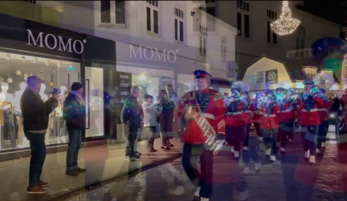 (video) Chapeau voor de spectaculaire  Lichtjesparade