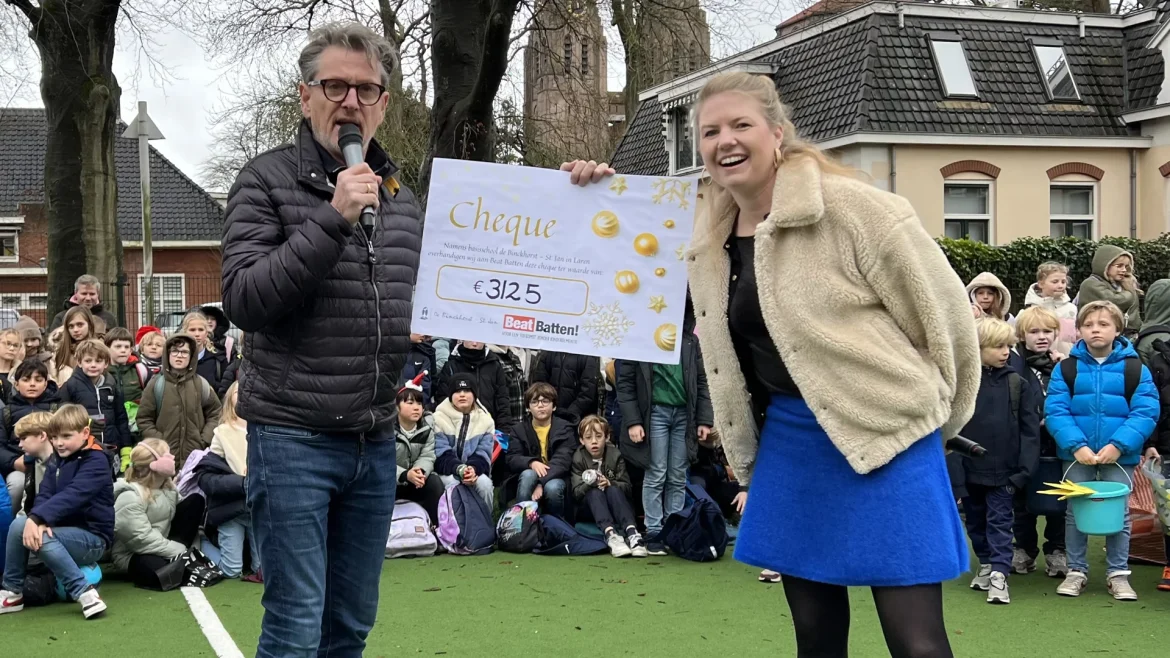 Leerlingen van De Binckhorst – St. Jan halen 3.125 euro op voor goede doel met kerstmarkt