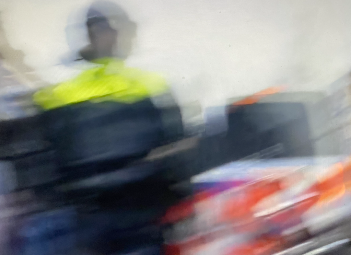 Automobilist crasht in Laren: rijbewijs én lachgas in beslag genomen
