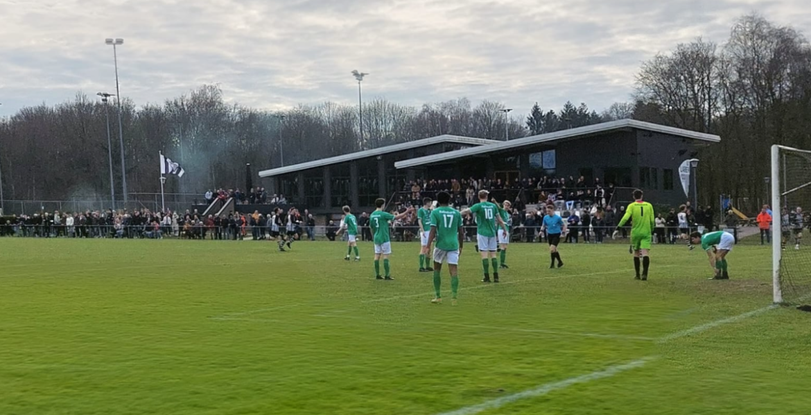 Streekderby SV Laren 99-Eemnes 2-0