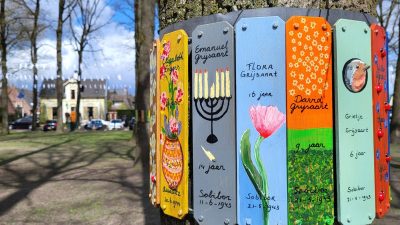 Heropening van de Herinneringsbomen Laren en het Tijdelijk Holocaust monument op de Brink