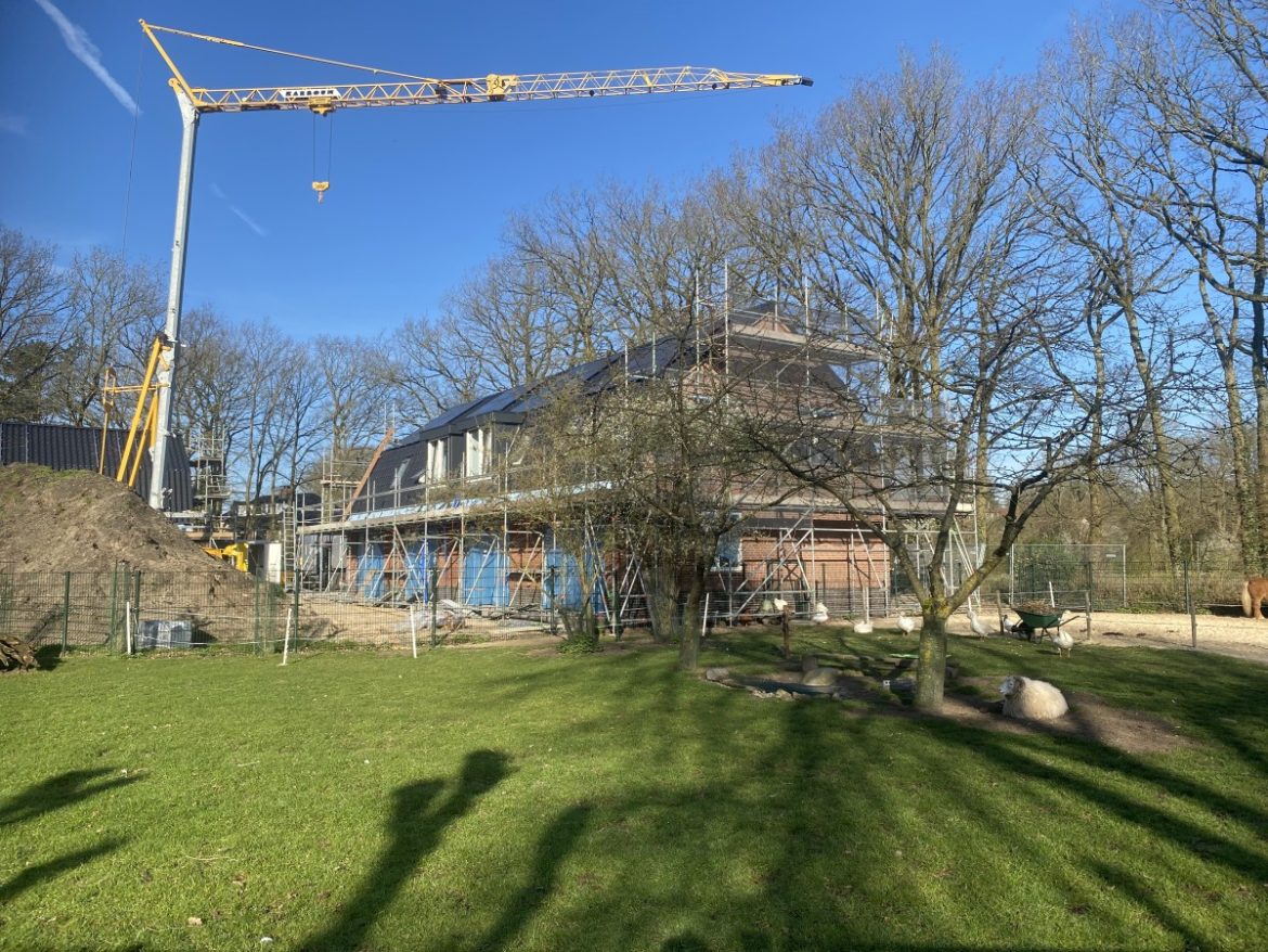 Nieuwe woningen aan de Harmen Vosweg begin mei in verhuur