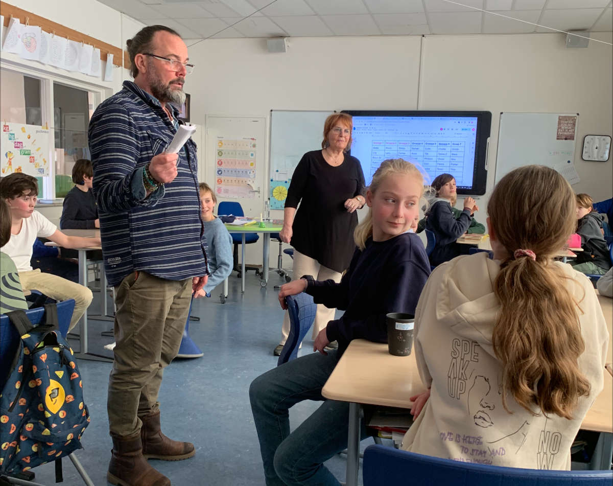 Ontmoeting tussen jong en oud in Rosa Spier Huis