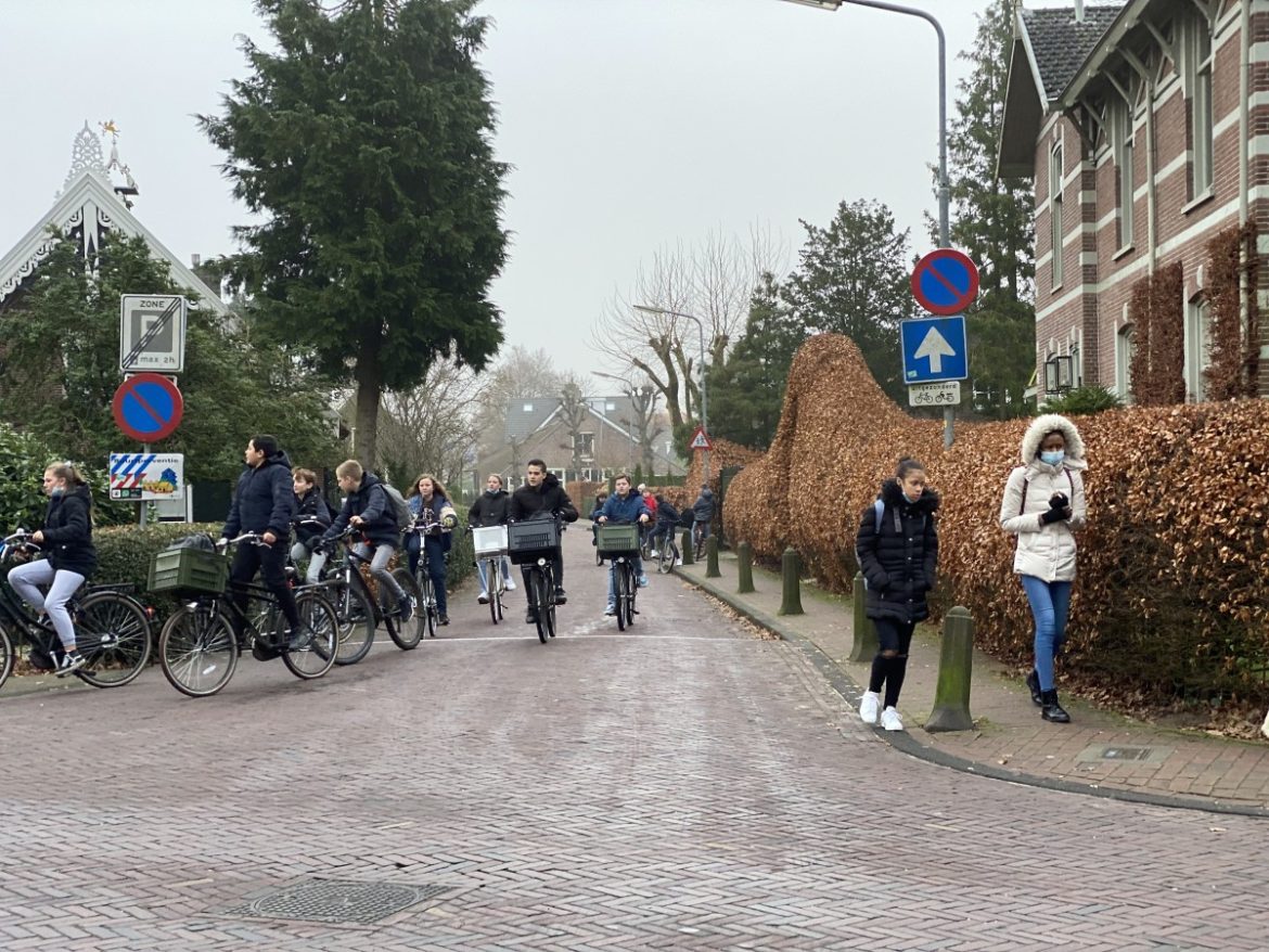 Bewoners Kerklaan en College de Brink gaan samen voor veiliger