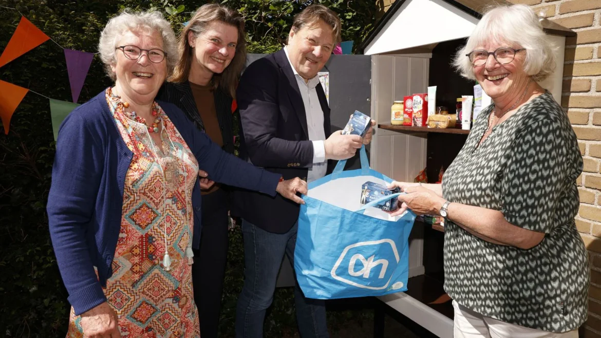 ‘Voor elkaar kastje’ in Laren voor mensen die het minder hebben: ‘Laten we elkaar een handje helpen’