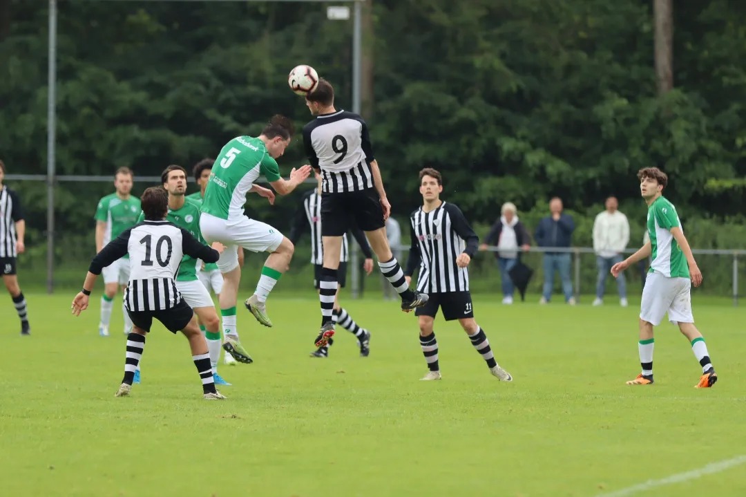 Laren1 sluit seizoen af met overwinning op koploper Jonathan 3-0