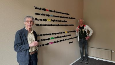 Onthulling Hokusai gedicht in Rosa Spier Huis