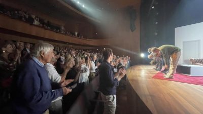 Groot succes voor  toneelgezelschap de Papegaai  met ‘Cloaca’ in Singertheater