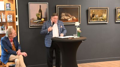 Evert Douwes, kunsthandelaar,  houdt lezing over het impressionisme…