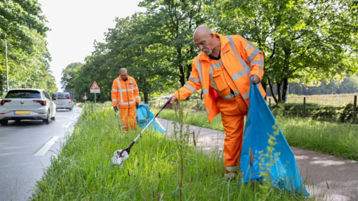 Afval prikken vóór het maaien