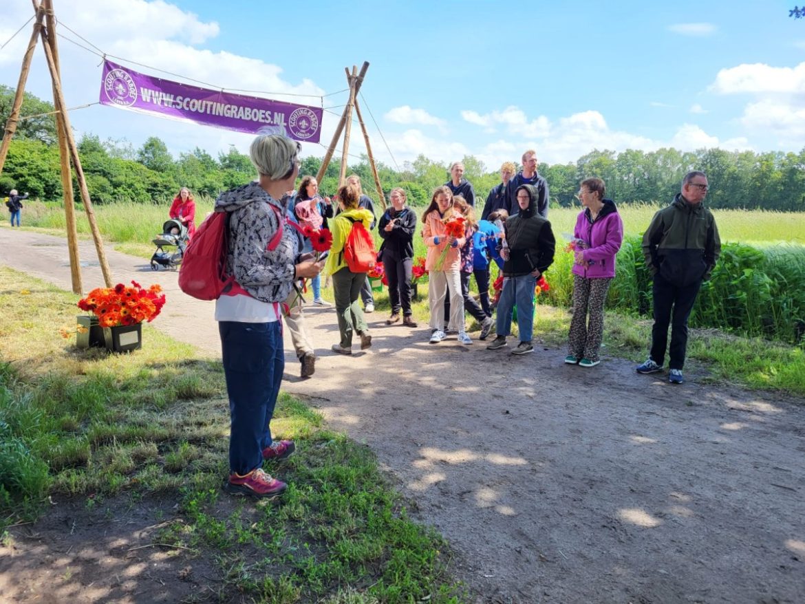 ‘Singing in the rain’: Wandelvierdaagse loopt 17.500 euro bijeen;