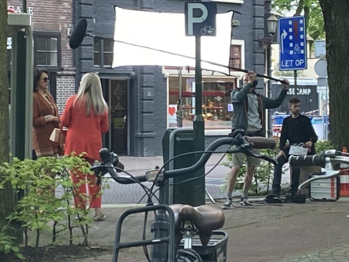 Laren Ditjes & Datjes zoekt bakfiets en fatbike voor nieuwe serie Gooise vrouwen