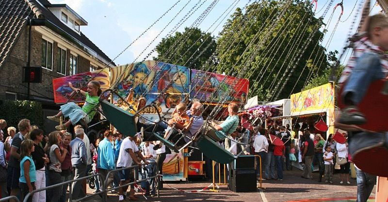 Bezoekers Blaricumse kermis moeten zich tijdens feest ook op social media gedragen 