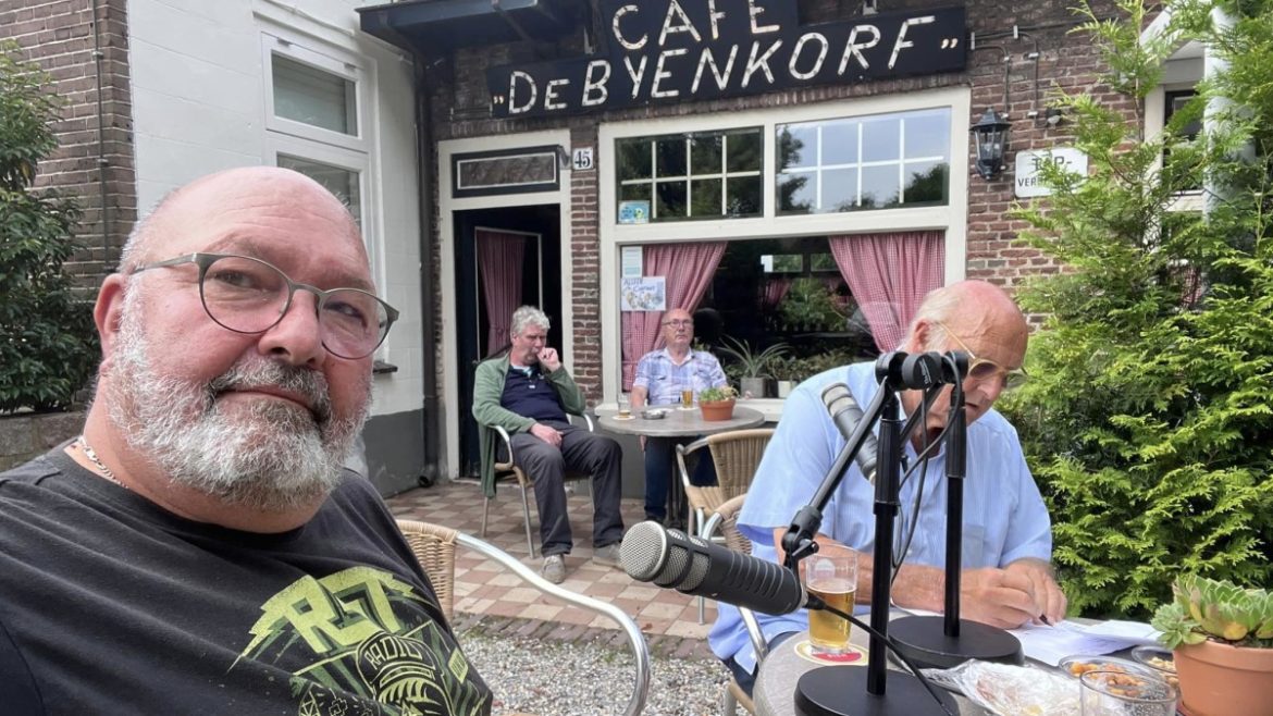 René Räkers te gast bij dorpsradio