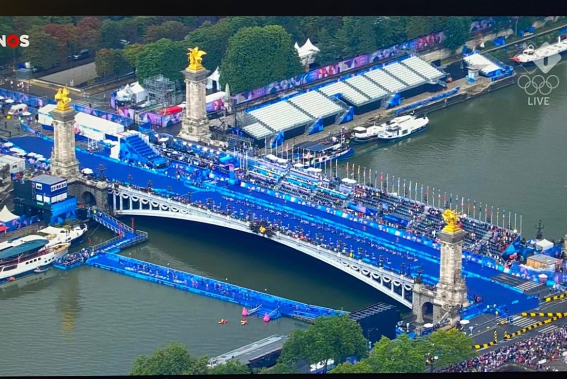 (live)Triatlon in ‘schone’ Seine gaat door