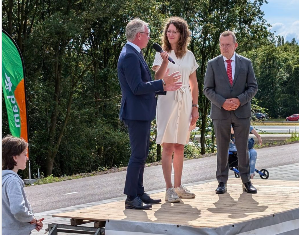 Opening HOV Halte Eemnes-Laren