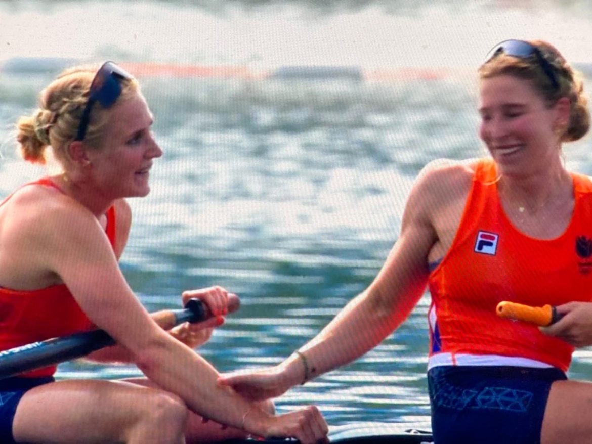 Het is wéér raak! Clevering en Meester pakken derde gouden roeimedaille op deze Olympische Spelen