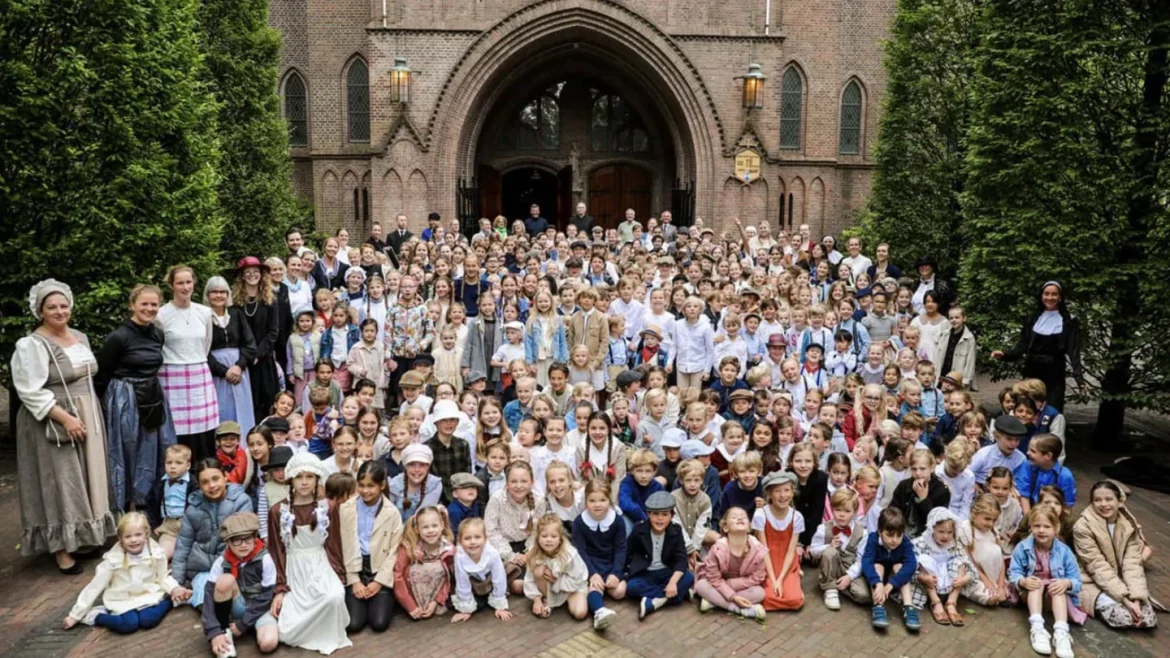 Basisschool de Binckhorst – St. Jan viert 110-jarig bestaan met reünie