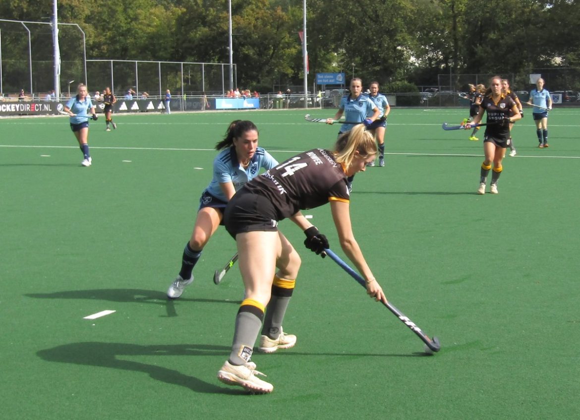 Larense hockeydames te machtig voor Schiedam 2-1