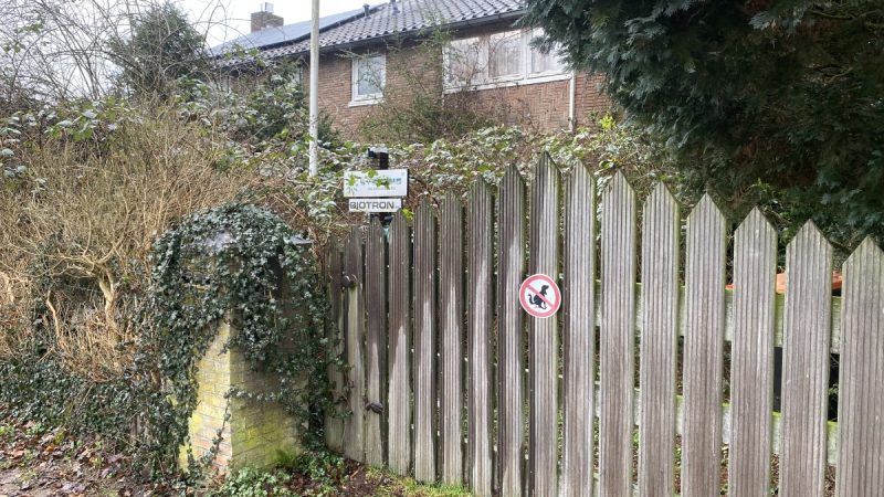 Familie gekraakte spookhuis in Laren eindelijke weer toegang tot ouderlijk huis.