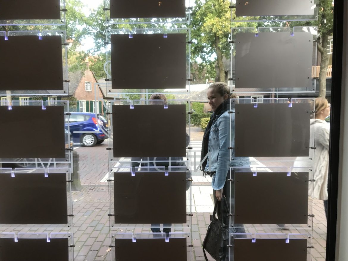 Druk op woningmarkt in Gooi en Vechtstreek  blijft hoog: duurdere huizen en hogere inkomens dan elders