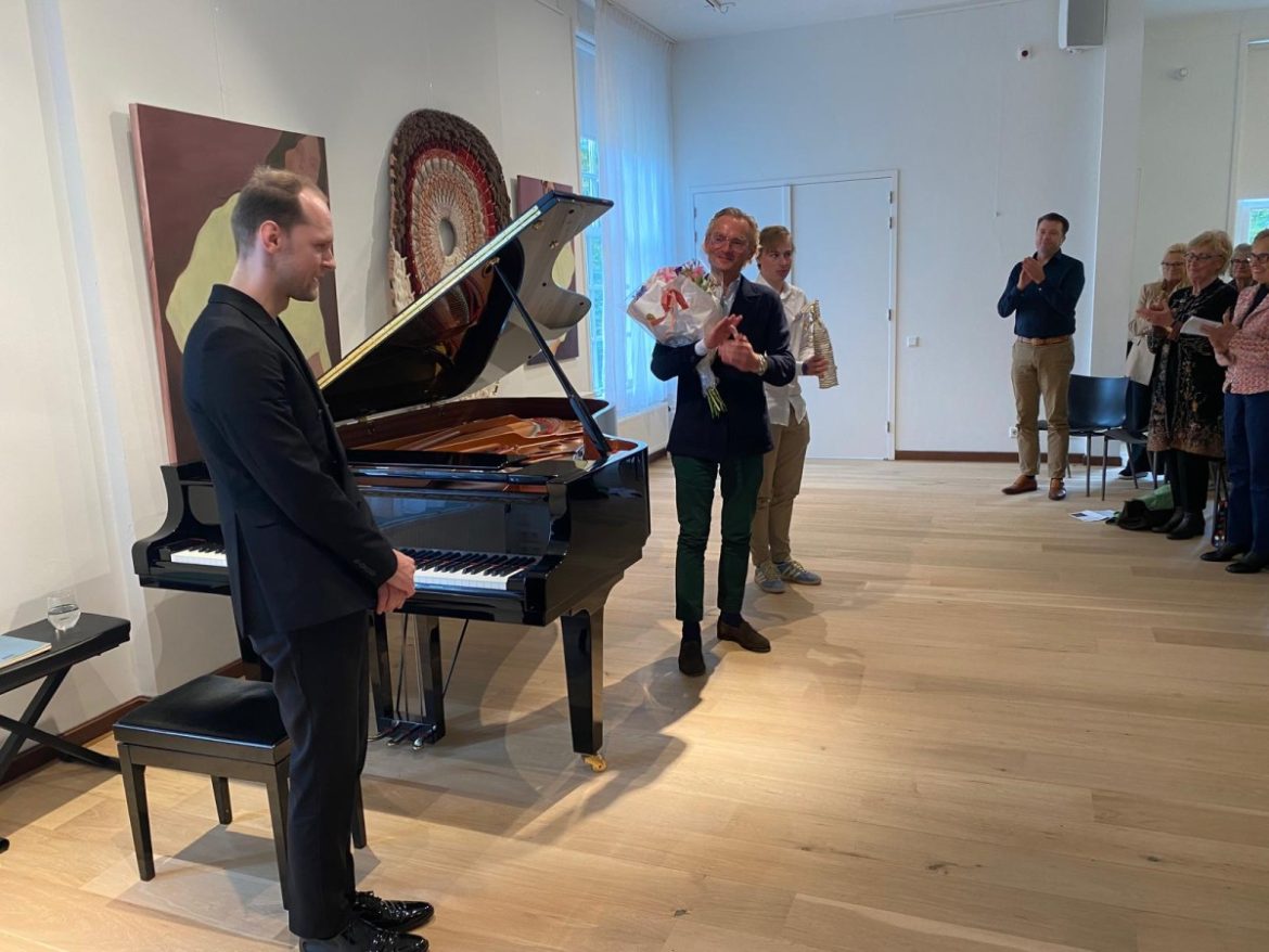 Prachtig pianorecital Florin Mantale voor Vrienden van Laren Klassiek