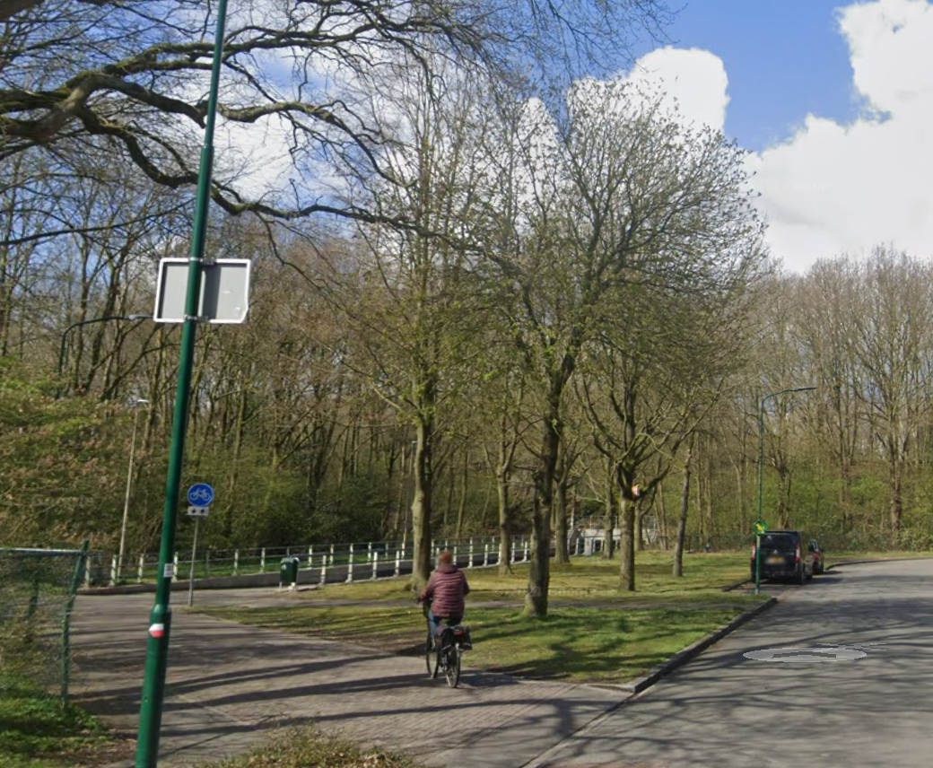 Bromfietsers razen door het fietstunneltje van Eemnes naar Laren: ‘Er is meer lawaai de laatste tijd’