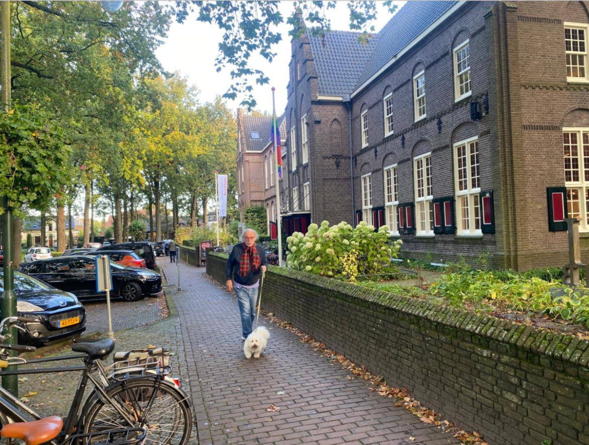 Ook Gemeente- Brinkhuis vlagt…