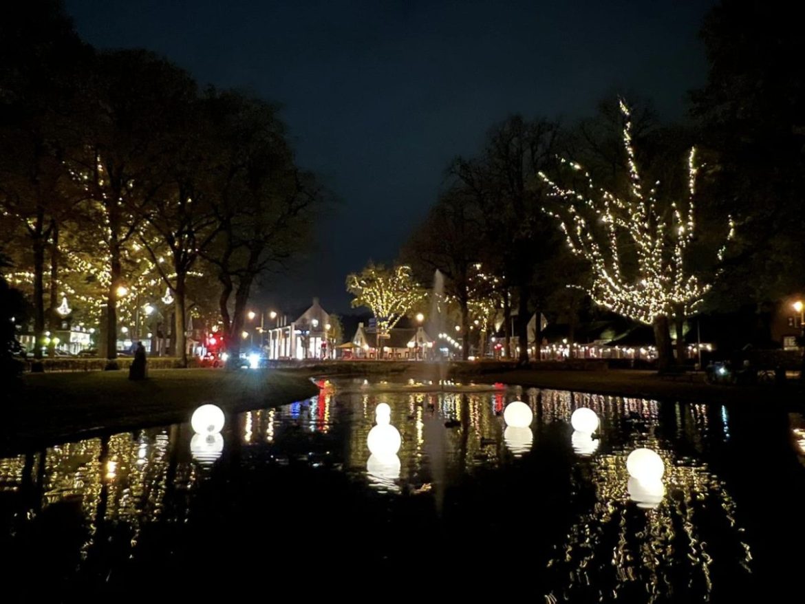 Laren by night…