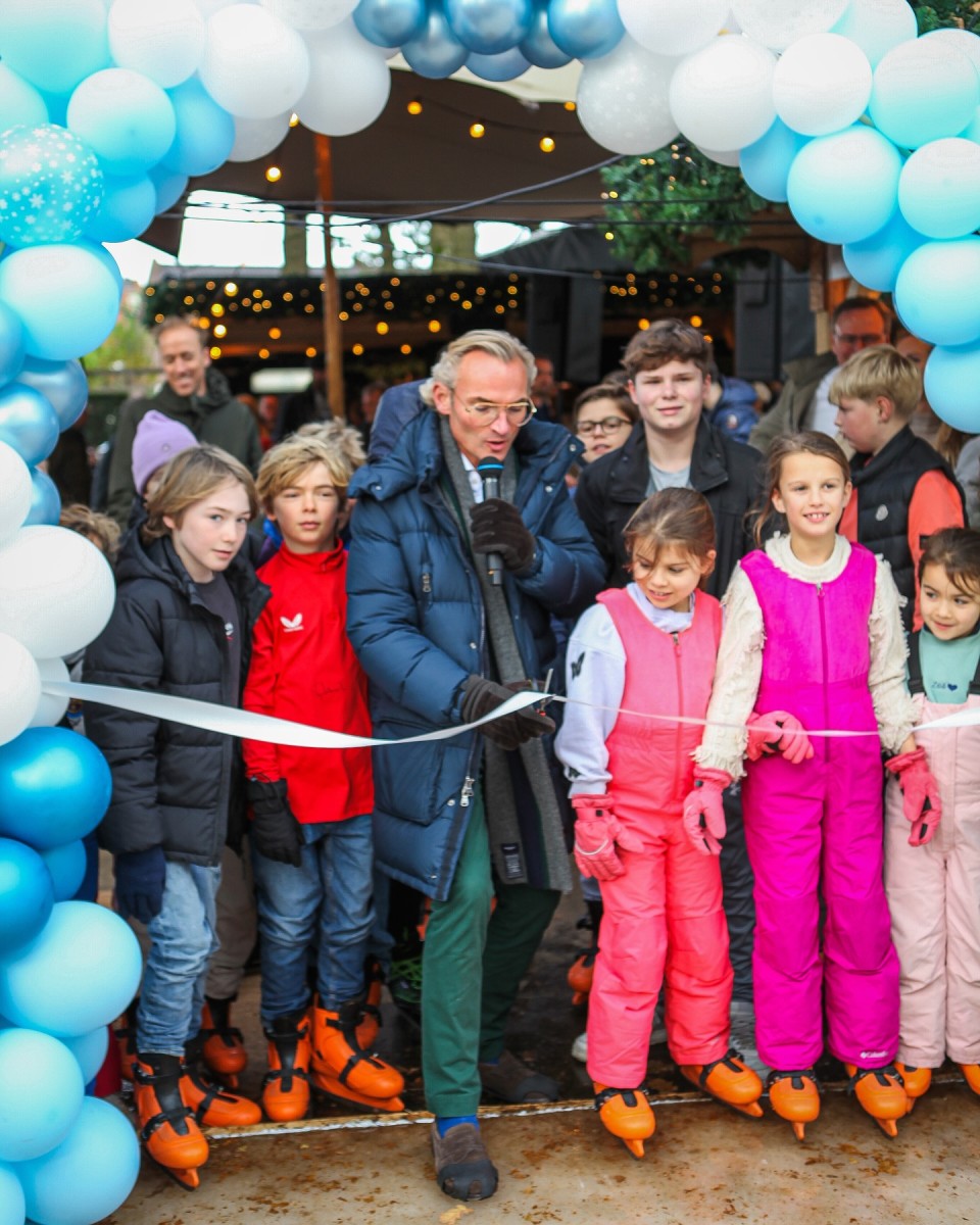 Winter Village Laren feestelijk geopend.