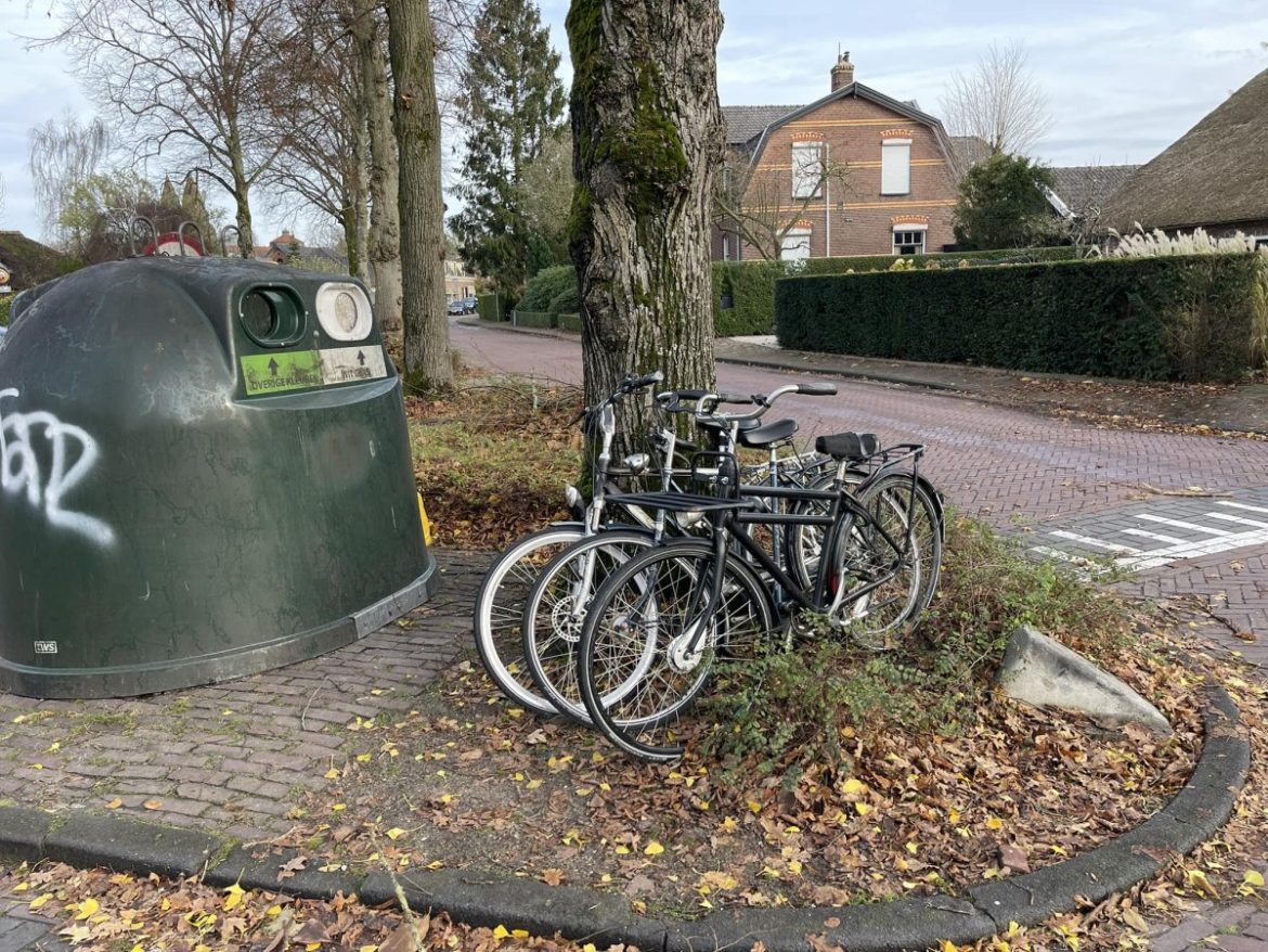 Iemand 3 fietsen vergeten?