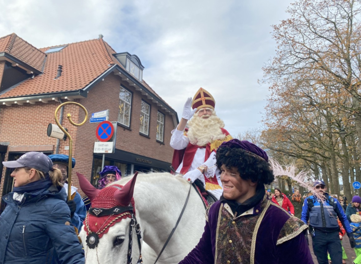 Zaterdag komt Sinterklaas naar Laren