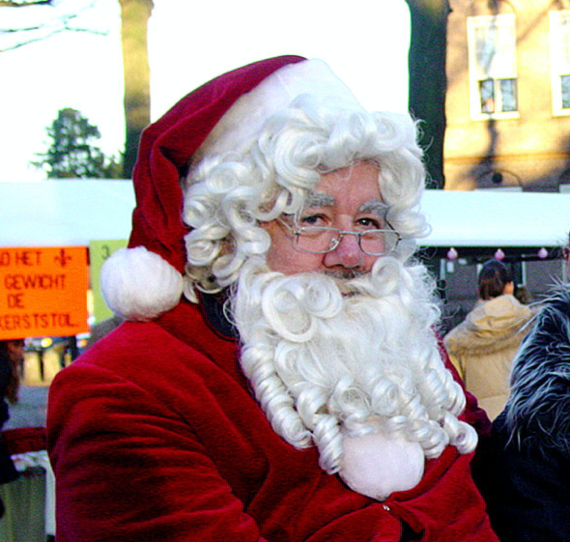 Kerstman zaterdag in Laren op de Naarderstraat…