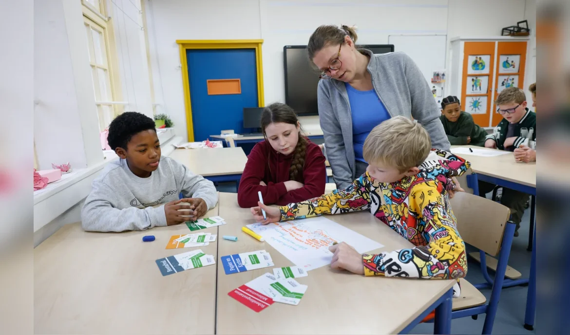 GAD en Omgevingseducatie lanceren nieuwe les over afval voor groep 7/8