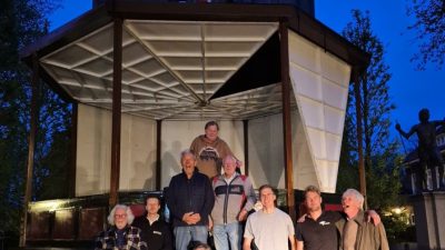 Muziektent staat weer.